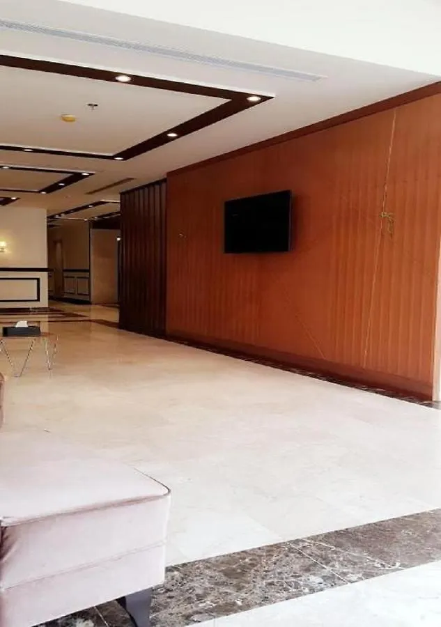 Holiday Plus - Al Nuzha Jeddah 3*,