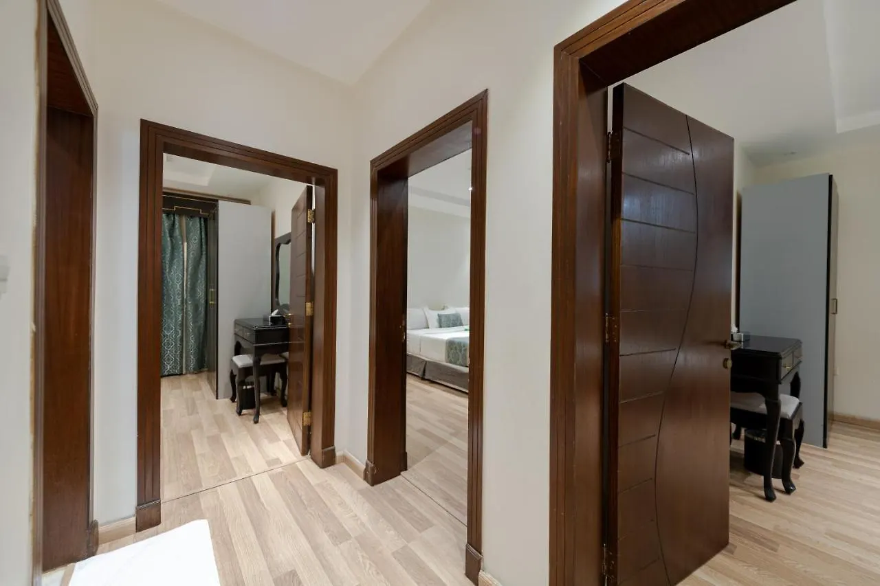 Holiday Plus - Al Nuzha Jeddah Hotel